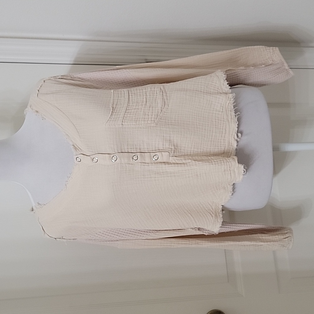 Promesa Size L Cream Colored Mixed Media Material Long Sleeve Cropped Top